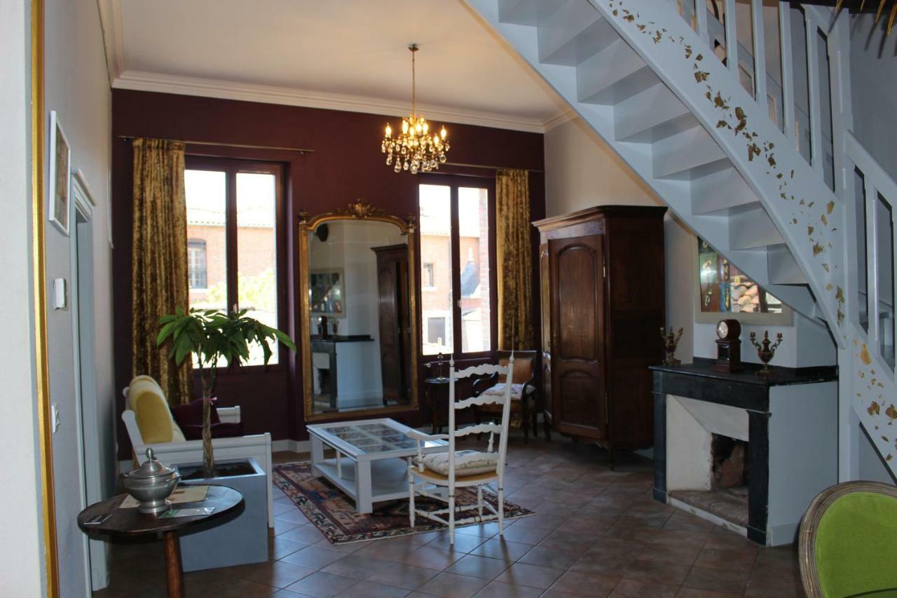 Le Cerf Volant Apartment Алби Екстериор снимка